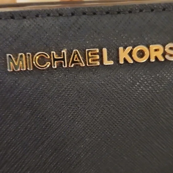 Michael Kors Navy Blue Wallet - Picture 2 of 11